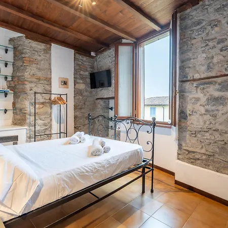 Historic Borgo Campidoglio 5 *
